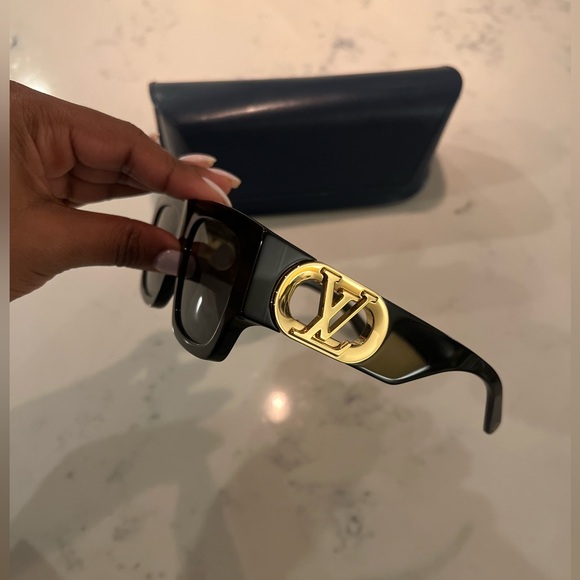 Louis Vuitton Link Square Sunglasses - Picture 5 of 9
